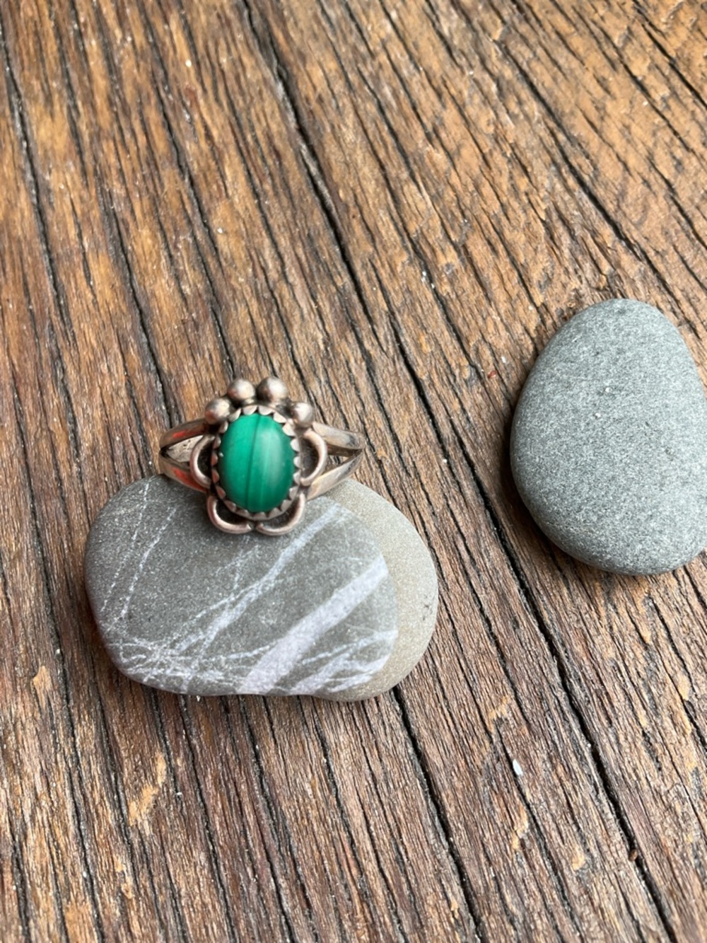 Vintage malachite Native ring - Picture 2 of 10